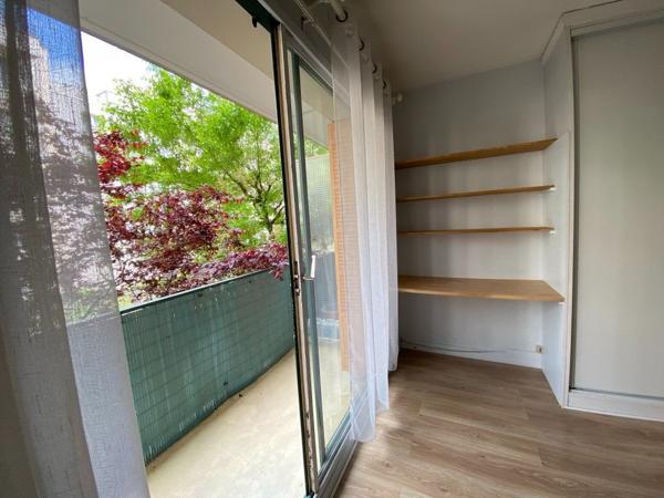 BEAU STUDIO SUR BALCON ET VERDURE POSSIBLE 2P Paris (75012)
