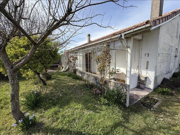 Maison à vendre |  Barbezieux-Saint-Hilaire |  4 pièces | 71 m²