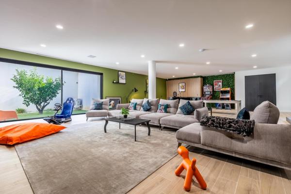 Somptueuse villa de plus de 1 300M² au nord de Montpellier