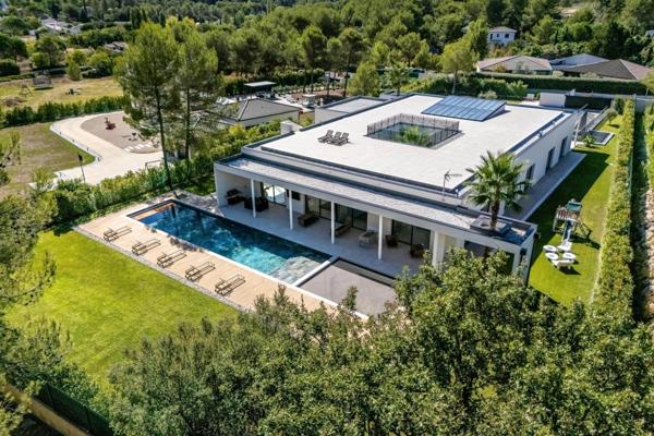 Somptueuse villa de plus de 1 300M² au nord de Montpellier