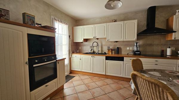 Maison plain pied - 150m2 - 5 pièces - piscine