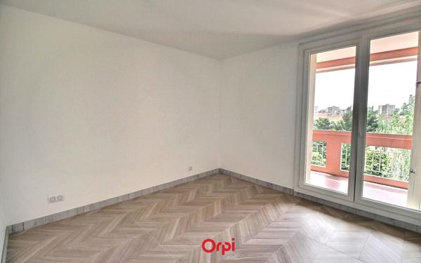 Appartement à vendre    3 pièces • 67,41 m2 Marseille 11
