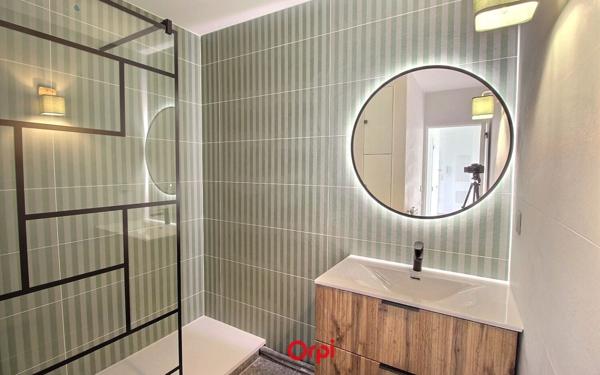 Appartement à vendre    3 pièces • 67,41 m2 Marseille 11