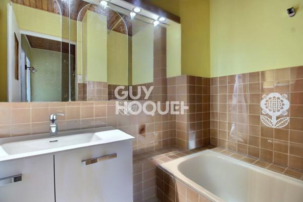 Spacieux deux pièces - avec double séjour, balcon et grand garage