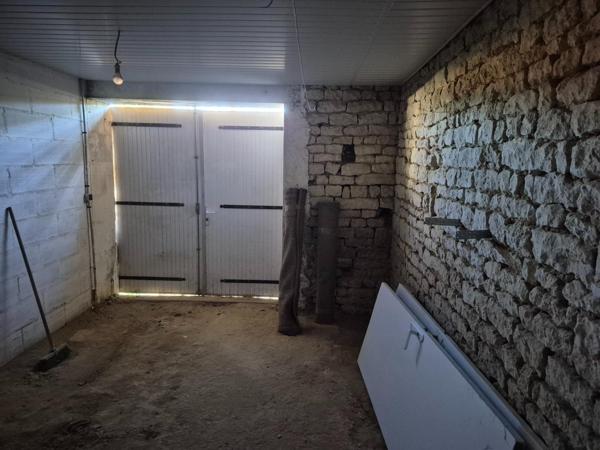 Ensemble immobilier T3 + T2 + 2 garages + 1 grange + Terrain constructible