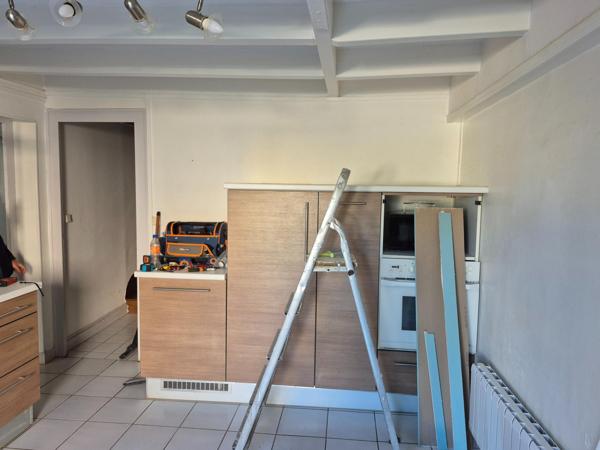 Ensemble immobilier T3 + T2 + 2 garages + 1 grange + Terrain constructible