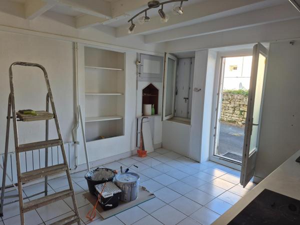 Ensemble immobilier T3 + T2 + 2 garages + 1 grange + Terrain constructible