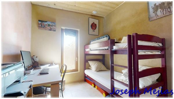 Saint-Étienne-de-Serre (07190) Saint Etienne de Serres, Maison bioclimatique 144 m², 4 chambres, terrain 700 m²