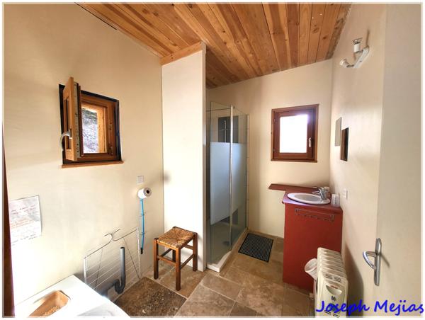 Saint-Étienne-de-Serre (07190) Saint Etienne de Serres, Maison bioclimatique 144 m², 4 chambres, terrain 700 m²