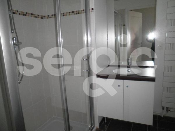Location 2 Pieces 46 59960 Neuville En Ferrain 16 0321 01 0304