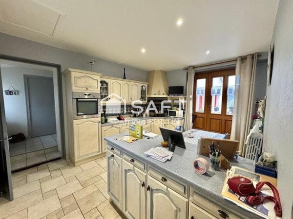 MAISON 3 CHAMBRES + UN LOGEMENT 1 CHAMBRE + LOCAL ET DEPENDANCE 180 M2 A ARDIN !