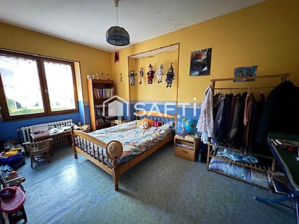 MAISON 3 CHAMBRES + UN LOGEMENT 1 CHAMBRE + LOCAL ET DEPENDANCE 180 M2 A ARDIN !