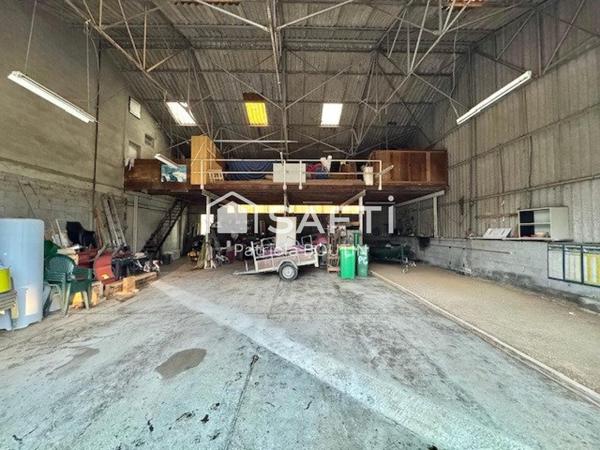 MAISON 3 CHAMBRES + UN LOGEMENT 1 CHAMBRE + LOCAL ET DEPENDANCE 180 M2 A ARDIN !