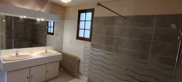 Maison à vendre 8 pièces ASSAIS LES JUMEAUX (79)