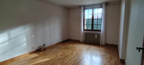 Maison à vendre 8 pièces ASSAIS LES JUMEAUX (79)