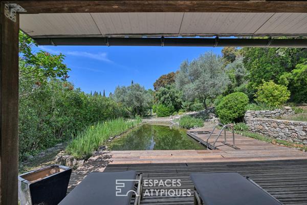 Villa d’architecte à la vue panoramique dans les collines