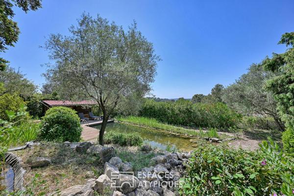 Villa d’architecte à la vue panoramique dans les collines