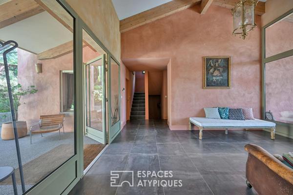 Villa d’architecte à la vue panoramique dans les collines