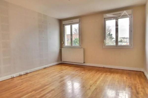 A vendre dans la résidence "Les Lauriers", Avenue Marcel Haegelen, proche de tous commerces.