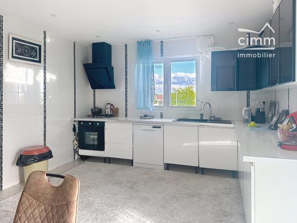 🏡 À vendre – Maison familiale de 145 M² sur sous-sol total à Villemandeur