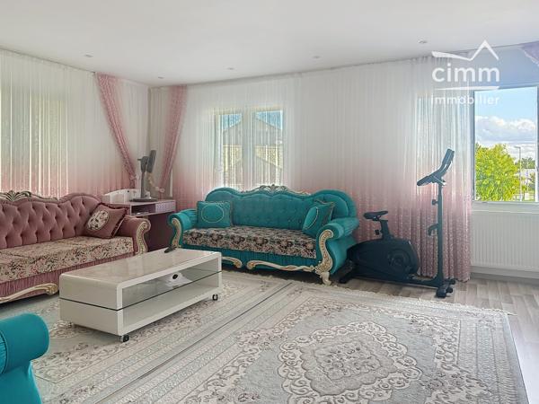 🏡 À vendre – Maison familiale de 145 M² sur sous-sol total à Villemandeur