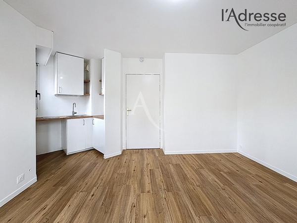 Studio Puteaux/Rue de la République 23.43 m2 Cave + Parking