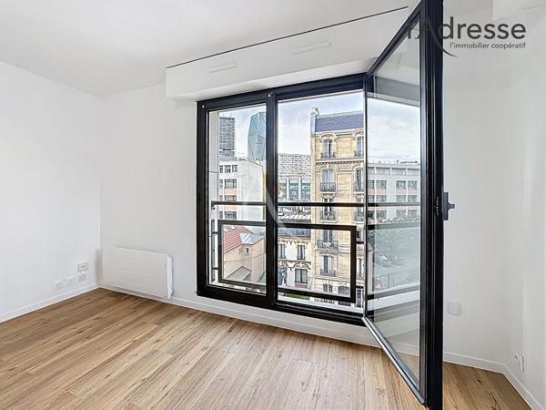 Studio Puteaux/Rue de la République 23.43 m2 Cave + Parking