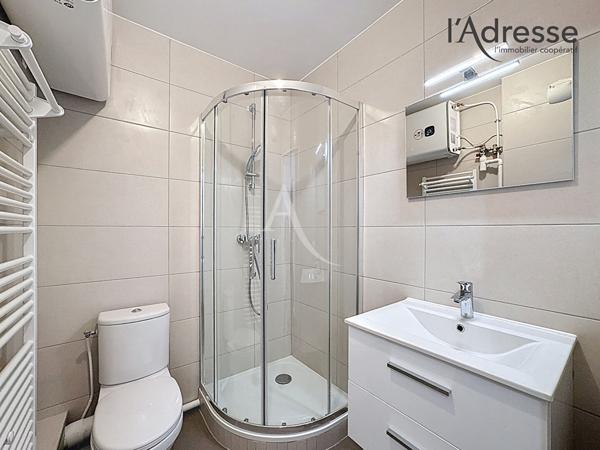 Studio Puteaux/Rue de la République 23.43 m2 Cave + Parking