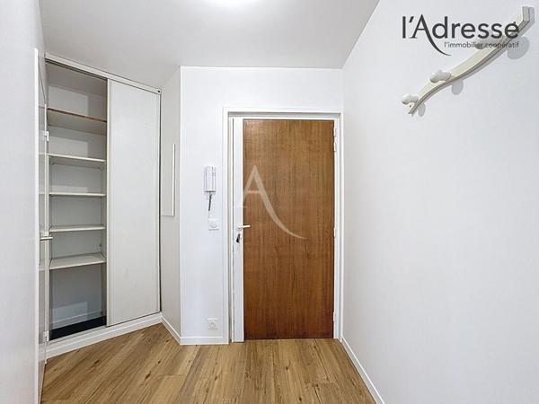 Studio Puteaux/Rue de la République 23.43 m2 Cave + Parking