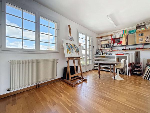 A VENDRE - MURET Secteur Barry - Maison T7 d'environ 196.37 m² avec piscine et garage