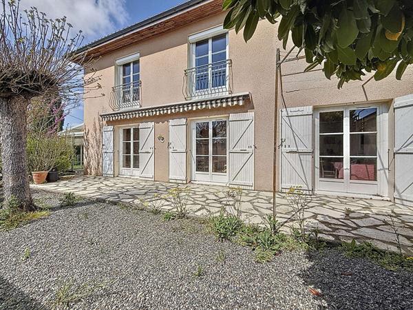 A VENDRE - MURET Secteur Barry - Maison T7 d'environ 196.37 m² avec piscine et garage