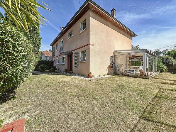 A VENDRE - MURET Secteur Barry - Maison T7 d'environ 196.37 m² avec piscine et garage