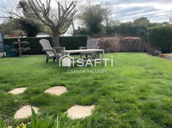 Boves, appartement composé de 3 chambres, grand jardin clos, garage double.