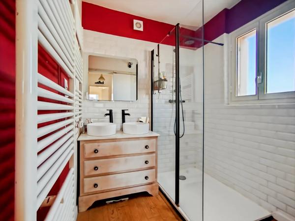 Vente                                                      Maison
                        
                     3 pièces                      82 m2                     à Montpellier