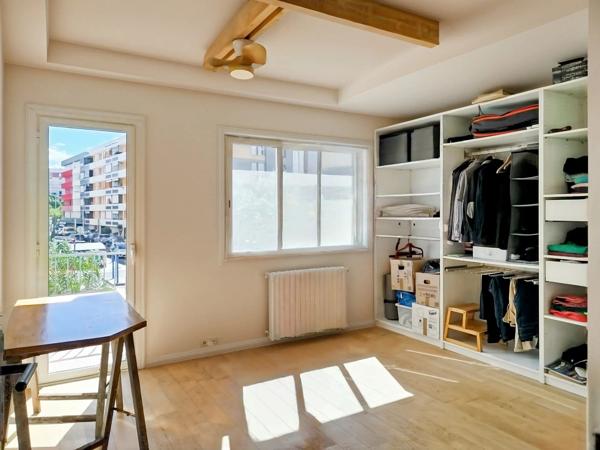 Vente                                                      Maison
                        
                     3 pièces                      82 m2                     à Montpellier