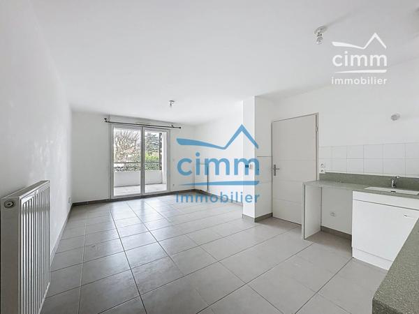 À VENDRE – Appartement T2 dans résidence sécurisée avec Terrasse et parking.