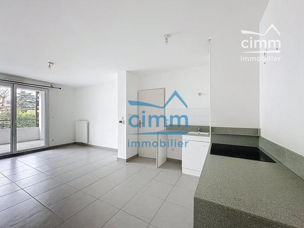 À VENDRE – Appartement T2 dans résidence sécurisée avec Terrasse et parking.