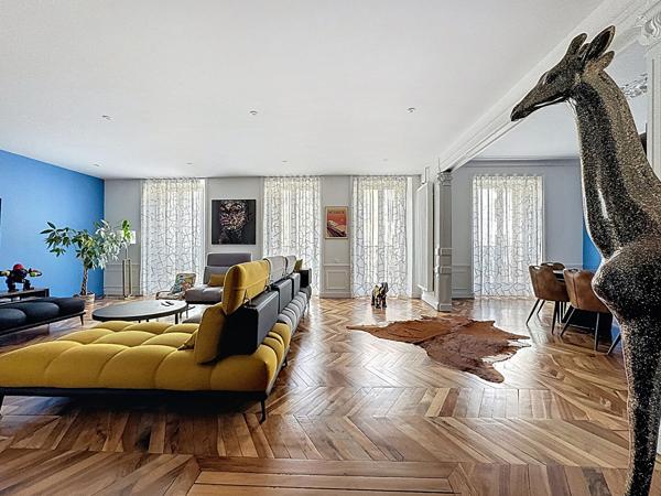 Appartement 4 pièces 155.36 m2