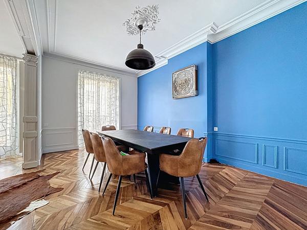 Appartement 4 pièces 155.36 m2