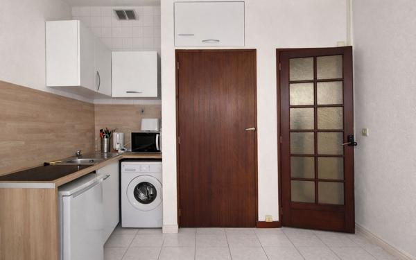 Appartement à vendre    2 pièces • 24 m2 Marseille 1