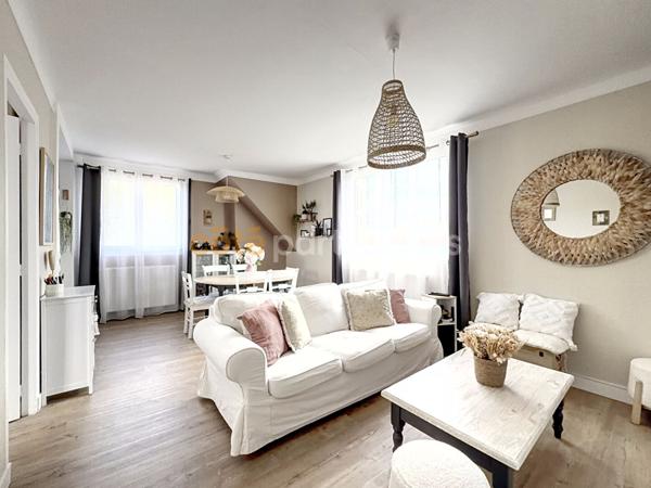 Vente
                Appartement69,14 m² - 4 Pièces -
                    LAGNY SUR MARNE (77400)