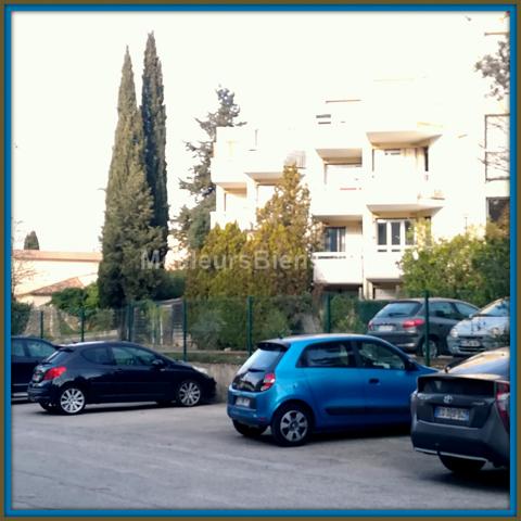  appartement en résidence avec terrasse et parking