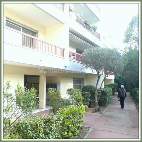  appartement en résidence avec terrasse et parking