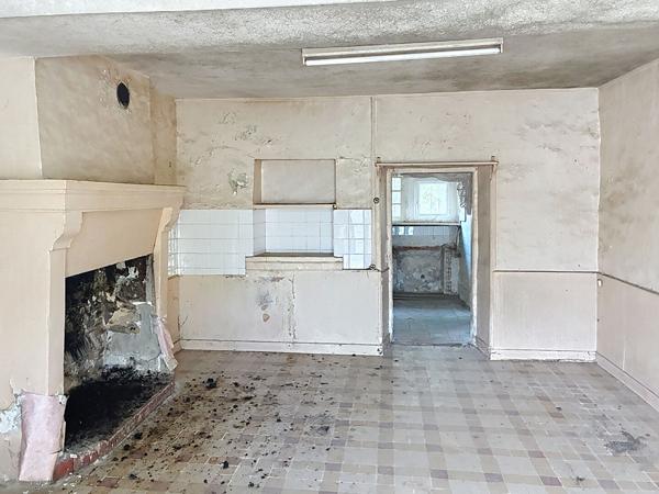 Belle opportunité à 86 800 € : maison 3 chambres à rénover aux Hauts-d'Anjou