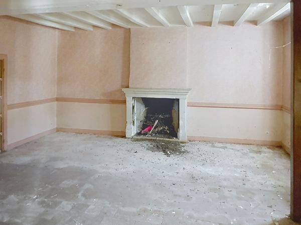 Belle opportunité à 86 800 € : maison 3 chambres à rénover aux Hauts-d'Anjou