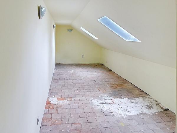 Belle opportunité à 86 800 € : maison 3 chambres à rénover aux Hauts-d'Anjou