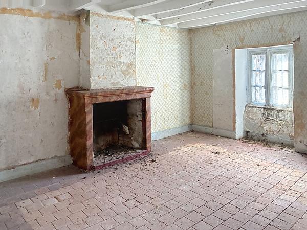 Belle opportunité à 86 800 € : maison 3 chambres à rénover aux Hauts-d'Anjou