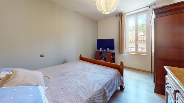 RENNES LES BAINS IMMEUBLE A USAGE MIXTE, HABITATION ET COMMERCE