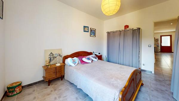 RENNES LES BAINS IMMEUBLE A USAGE MIXTE, HABITATION ET COMMERCE