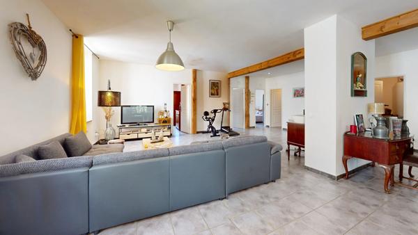 RENNES LES BAINS IMMEUBLE A USAGE MIXTE, HABITATION ET COMMERCE
